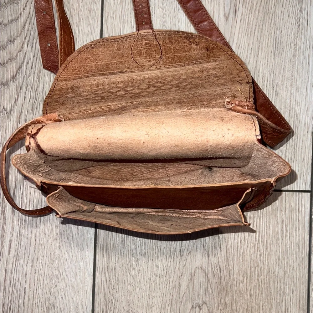 Vintage Circa 1990’s Brown Leather Crossbody Bag - Picture 7 of 16